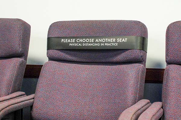 “请选择另一个座位”椅带